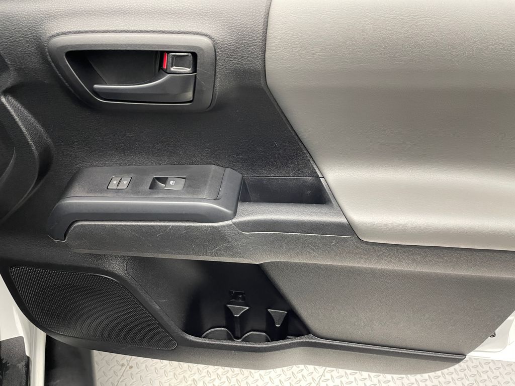 Thumbnail: 2021 Toyota Tacoma - 14