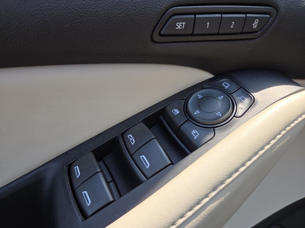 Used 2024 Black Buick Avenir image 34