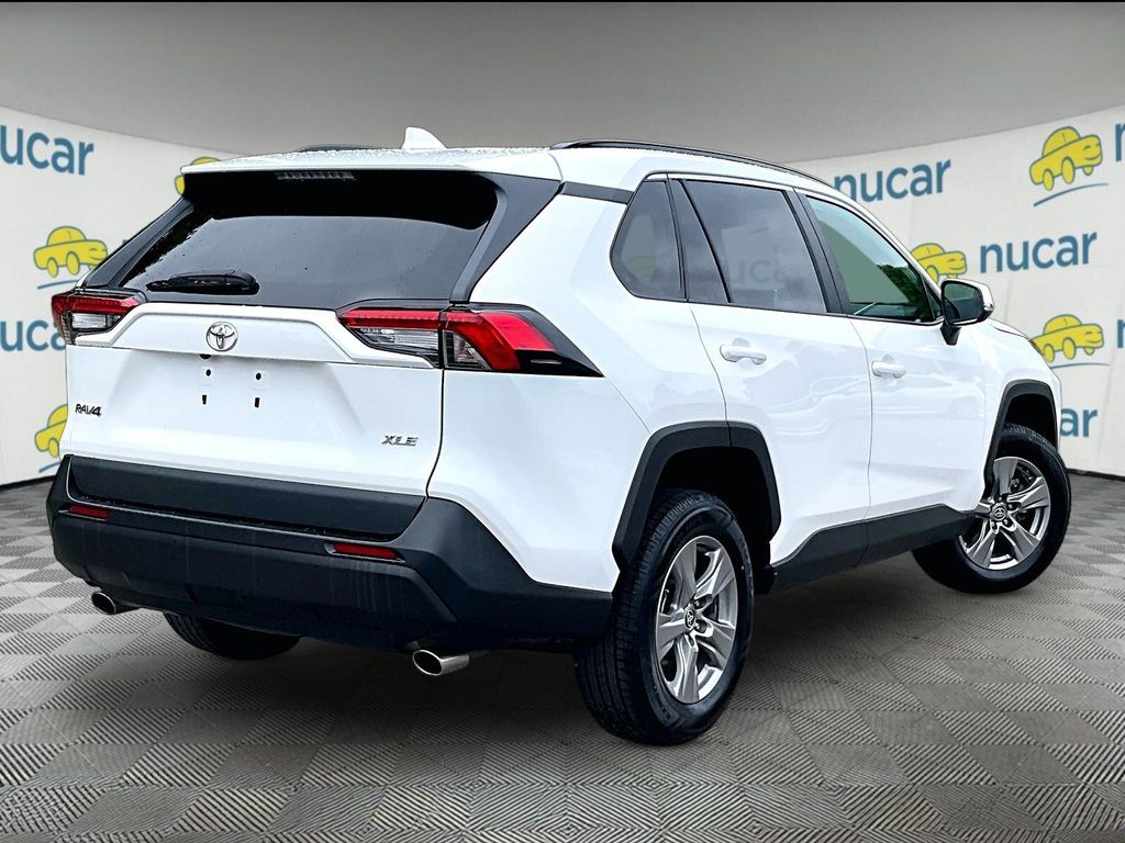 2024 Toyota RAV4 — photo 6