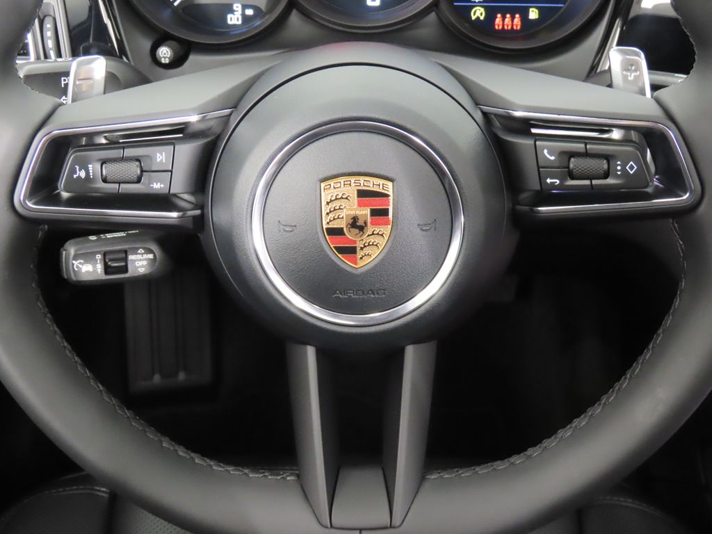 Thumbnail: 2026 Porsche Macan - 18