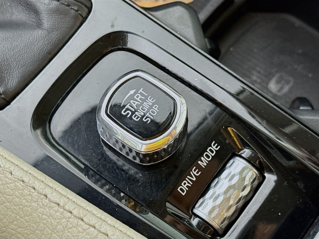 Used Car 2019 Volvo Xc90  T5 Momentum For Sale Under $20,000 In Austin, Texas