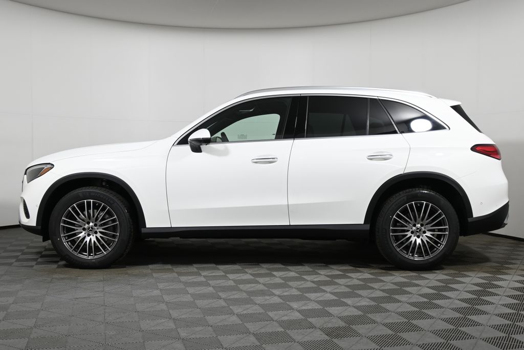 2025 Mercedes-Benz GLC 300 2