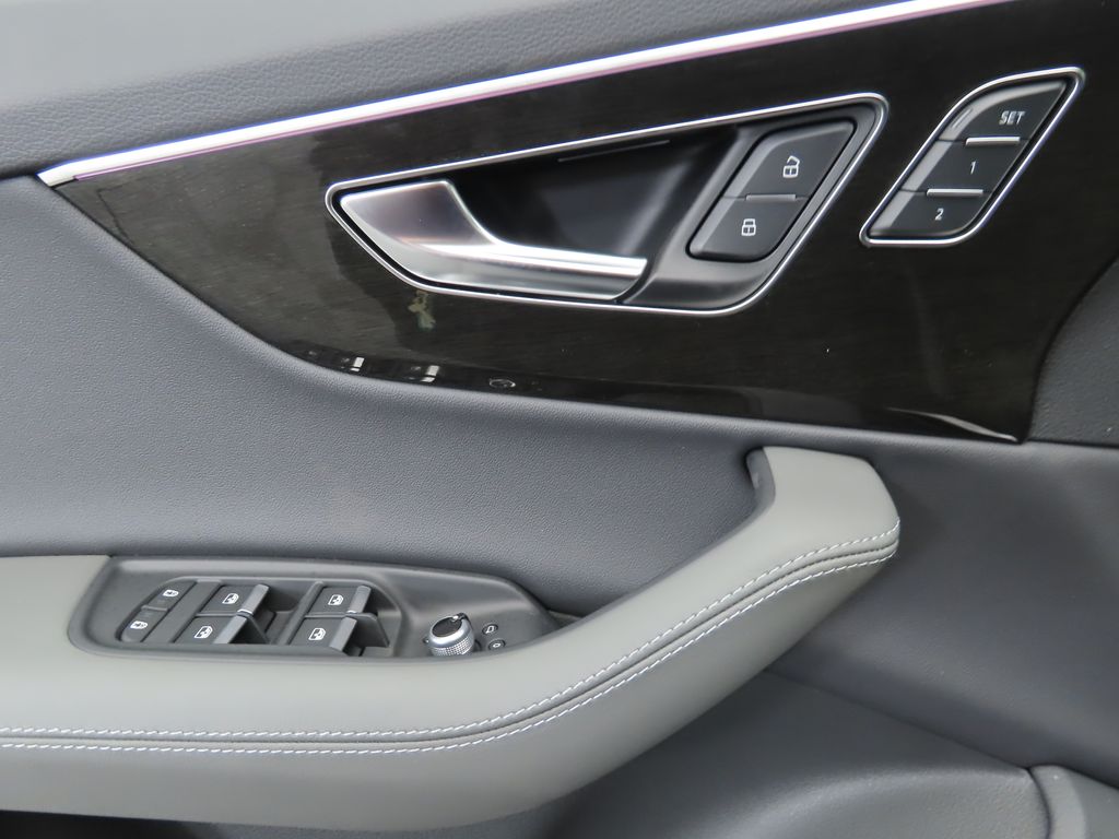 2025 Audi Q7 Premium Plus 25