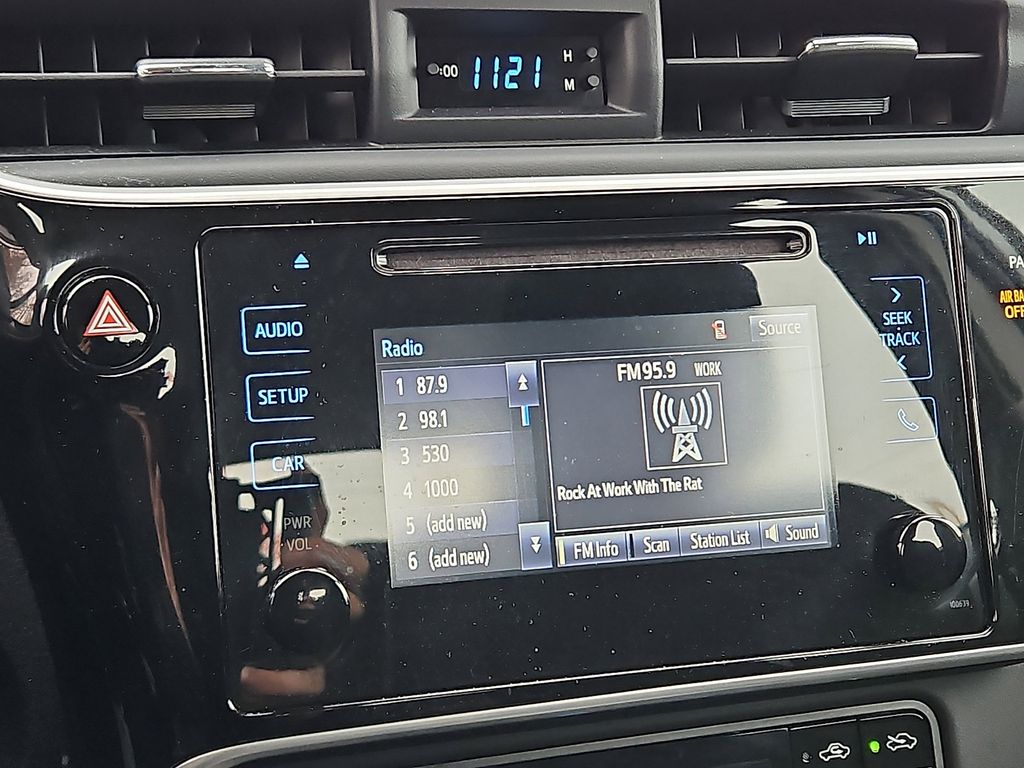 Thumbnail: 2017 Toyota Corolla - 17