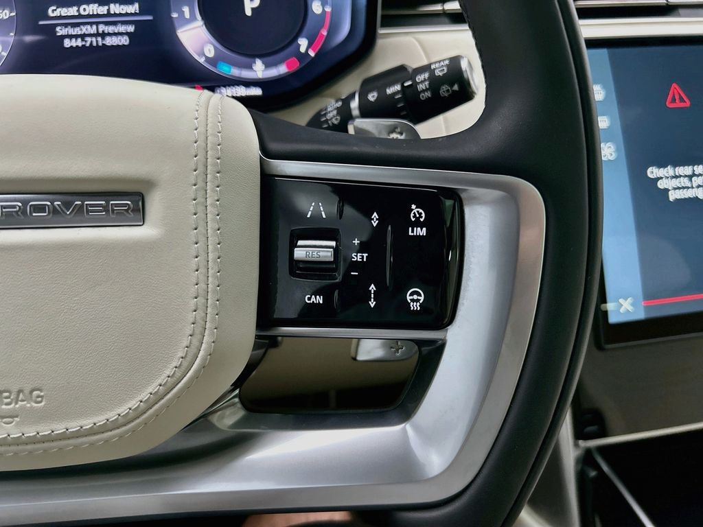 Used 2025  Land Rover SE image 12