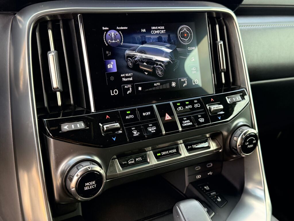 Thumbnail: 2025 Lexus LX - 25