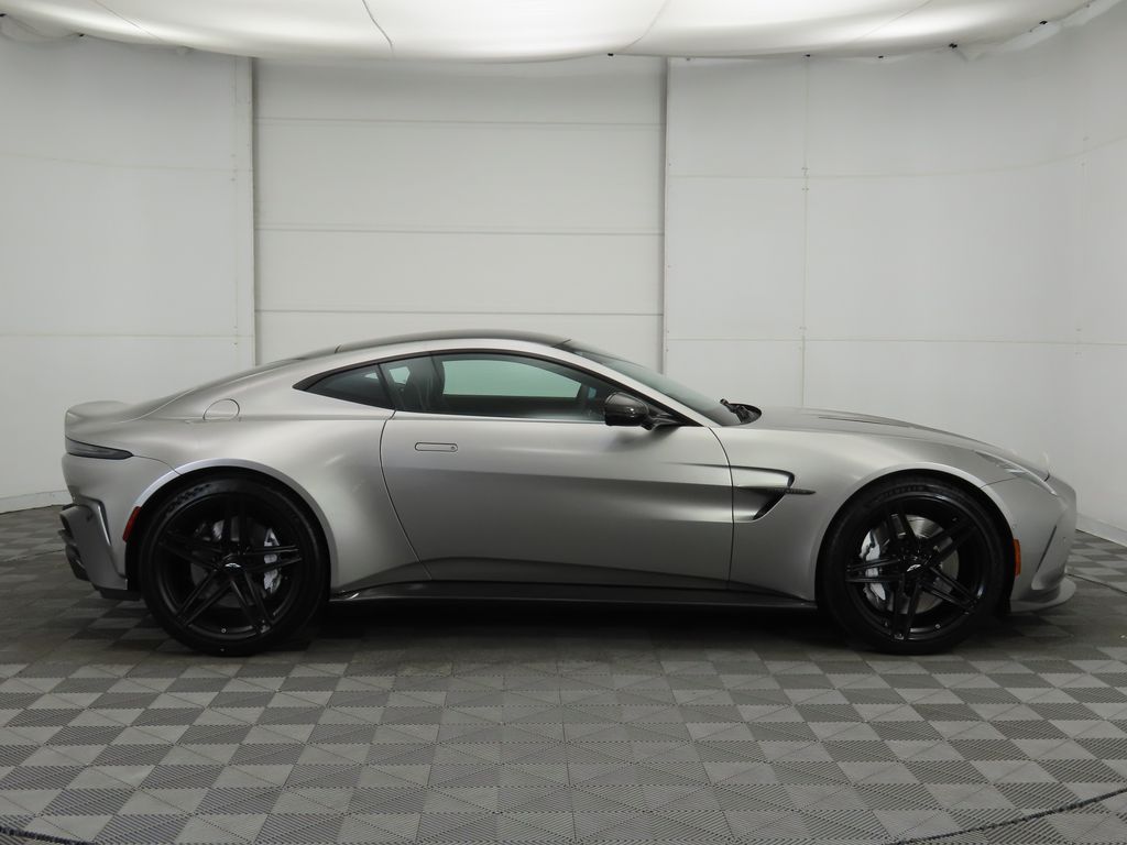 Thumbnail: 2025 Aston Martin Vantage - 4