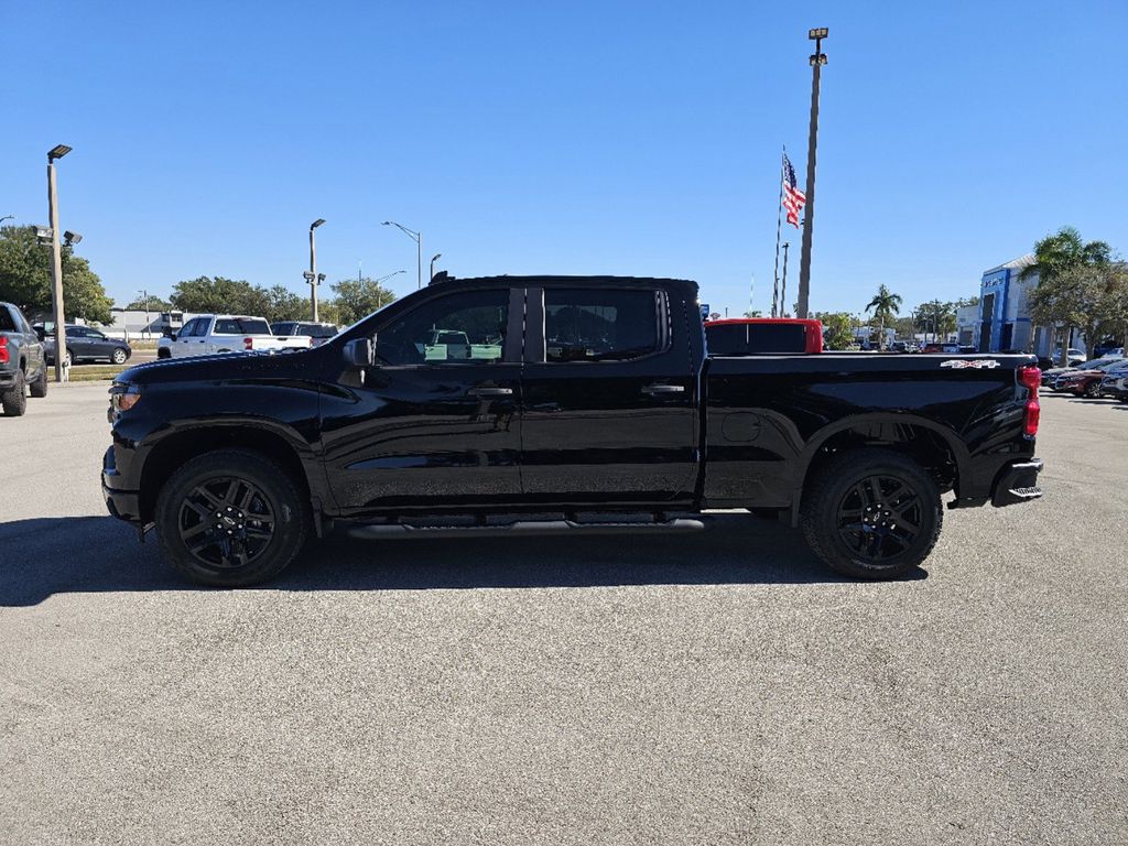 2025 Chevrolet Silverado 1500 Custom 5