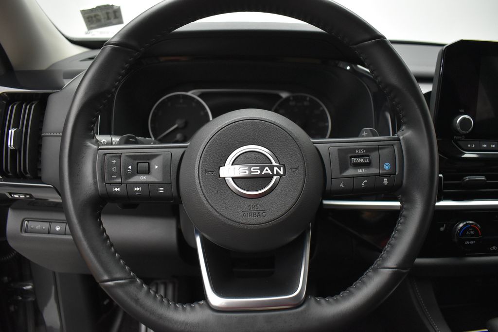 Thumbnail: 2025 Nissan Pathfinder - 16