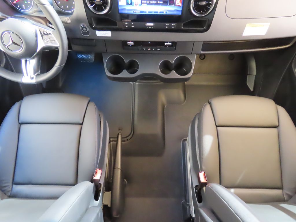 2025 Mercedes-Benz Sprinter 2500 16