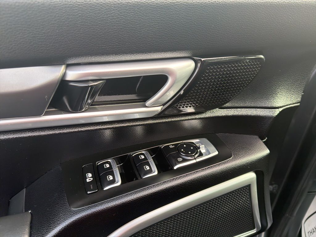 Thumbnail: 2020 Kia Telluride - 28