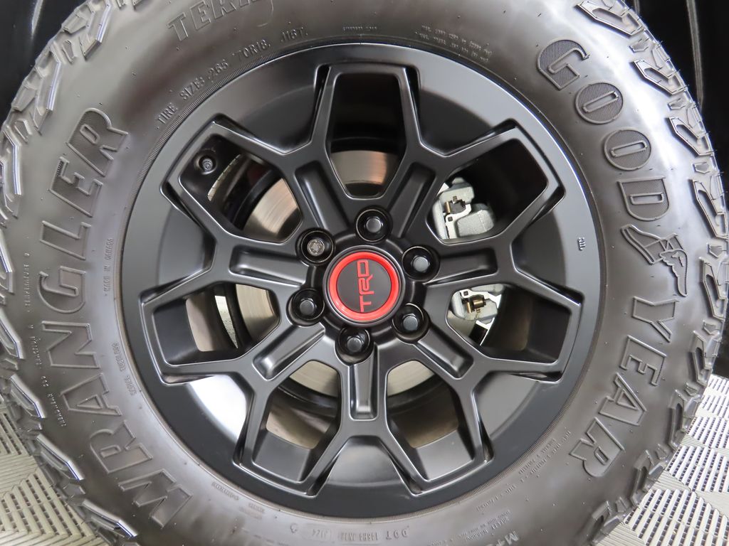 Thumbnail: 2024 Toyota Tacoma - 31