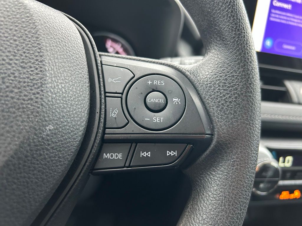 2024 Toyota RAV4 XLE 19
