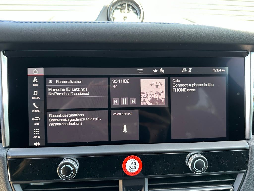 Thumbnail: 2026 Porsche Macan - 31