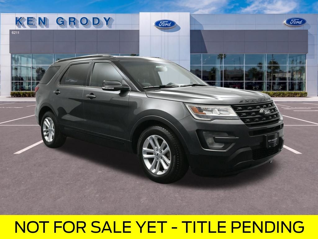 2017 Ford Explorer XLT   