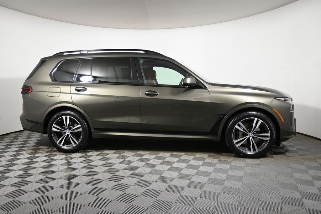 Thumbnail: 2023 BMW X7 - 8