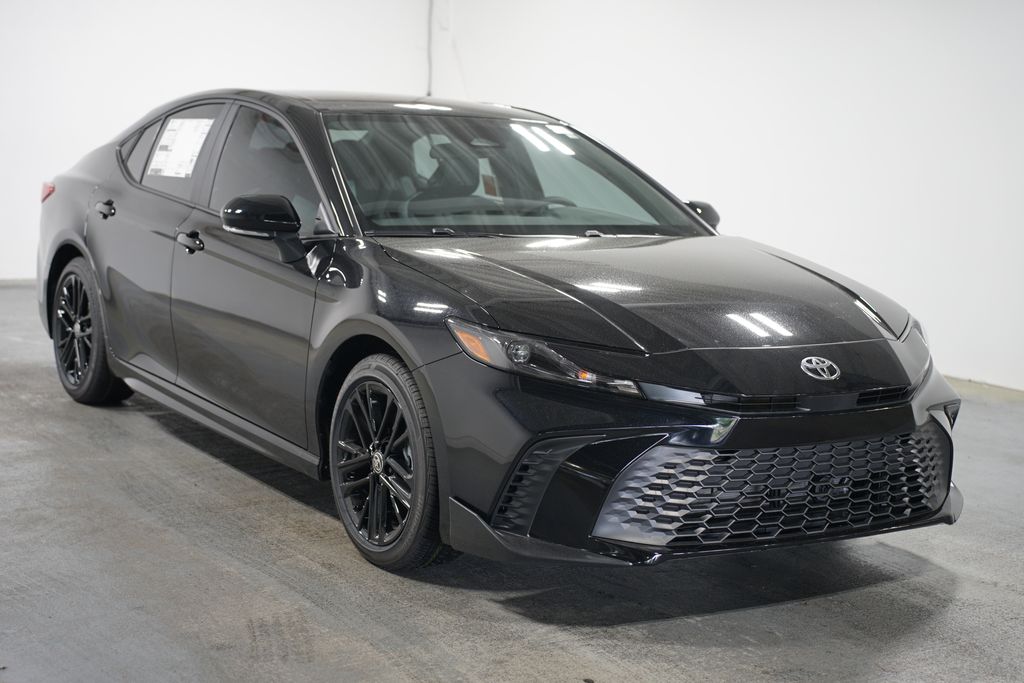2025 Toyota Camry SE 3