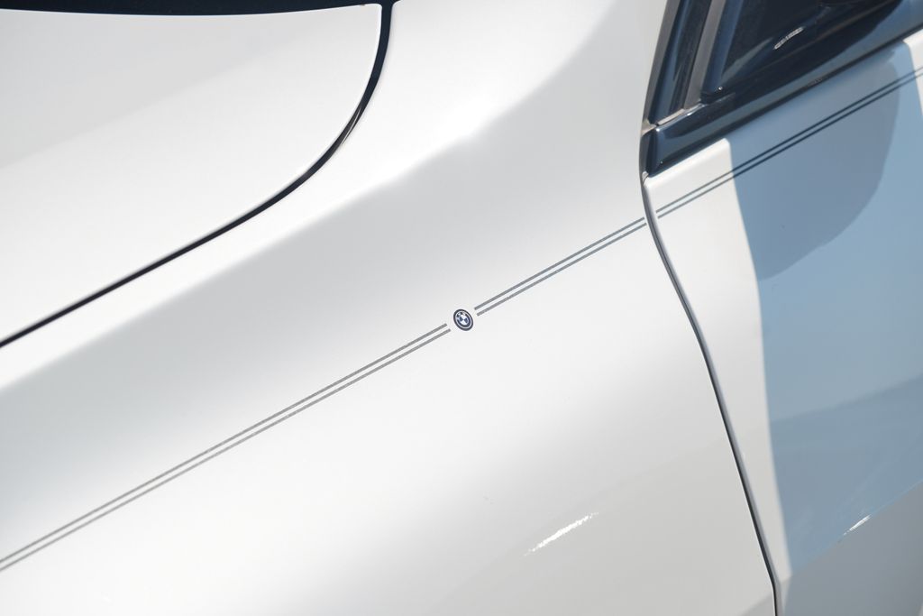 Thumbnail: 2025 BMW X7 - 10