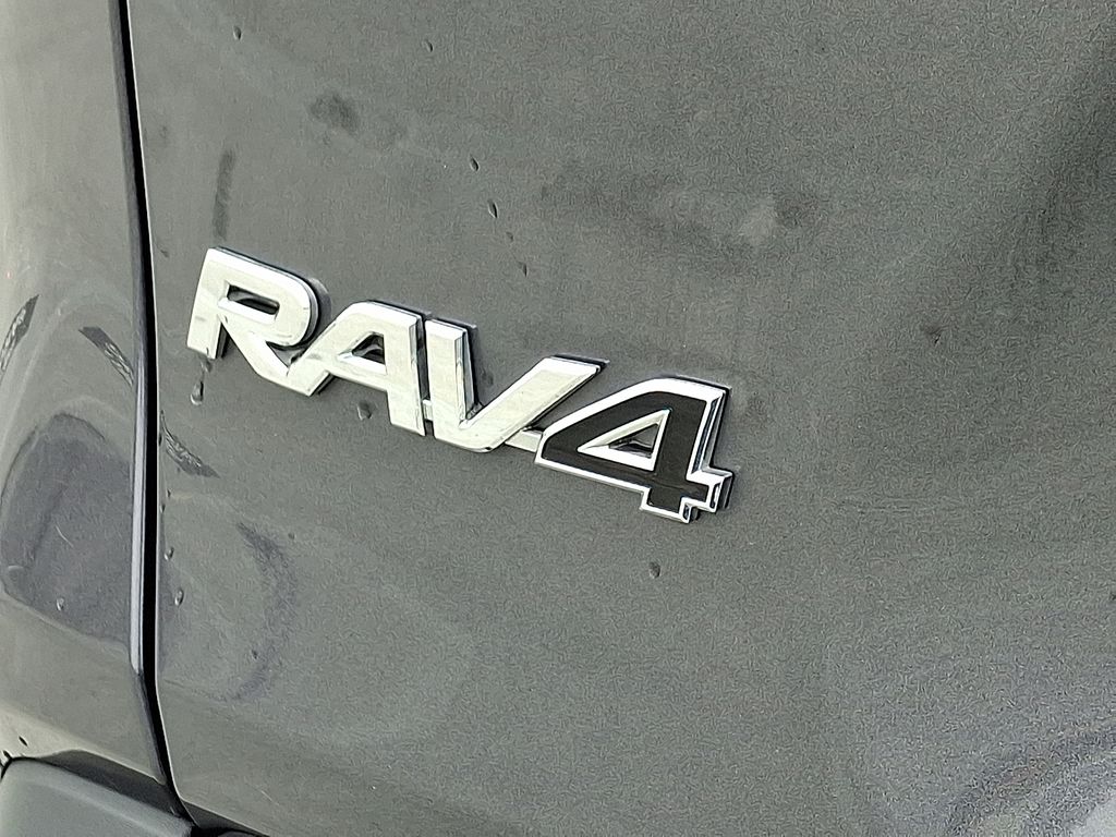 Thumbnail: 2020 Toyota RAV4 - 28