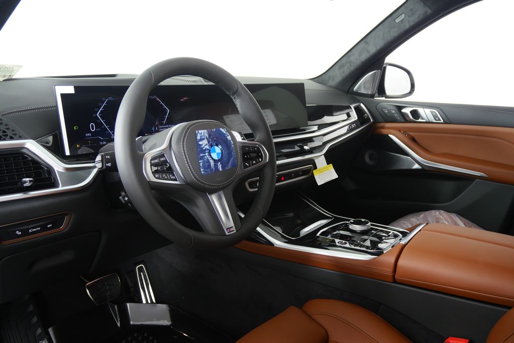 Thumbnail: 2026 BMW X7 - 13