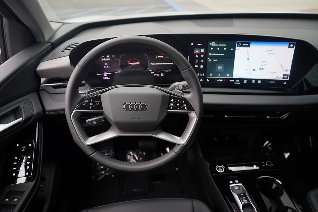 Thumbnail: 2025 Audi Q6 e-tron - 7
