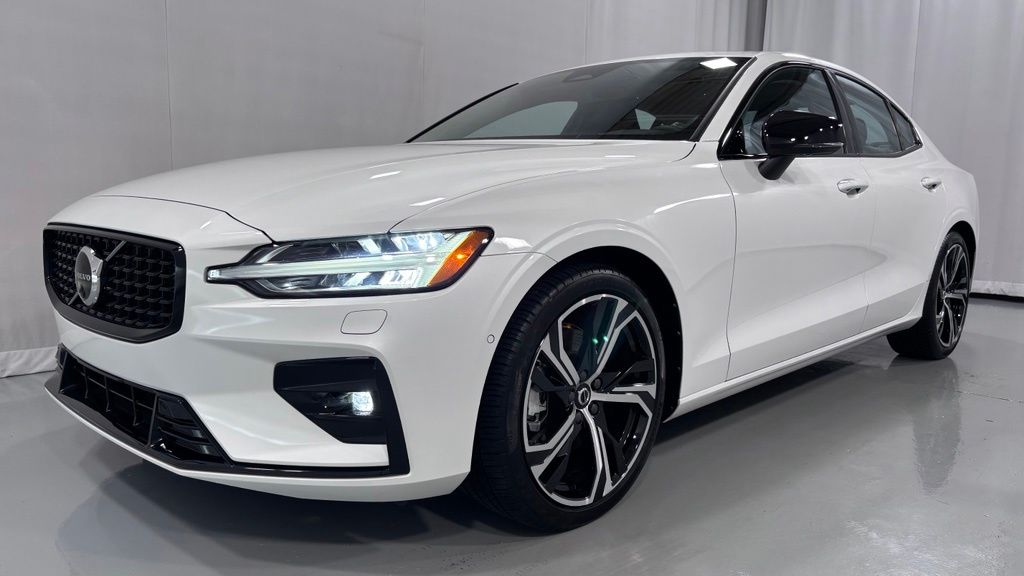 Crystal White Metallic 2024 Volvo S60 Sedan All-Wheel Drive Automatic