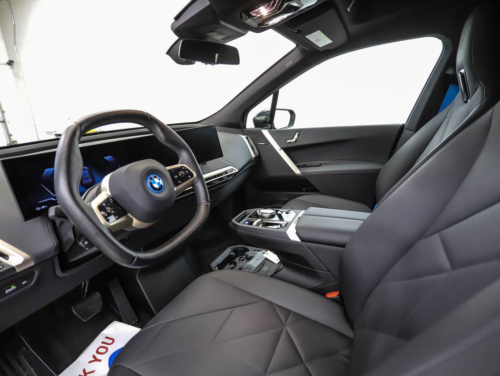 Thumbnail: 2024 BMW iX - 10
