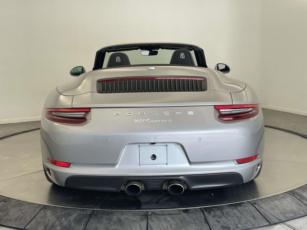 2017 Porsche 911 Carrera - 5