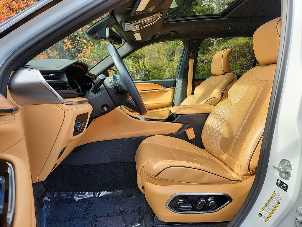 Thumbnail: 2022 Jeep Grand Cherokee L - 15