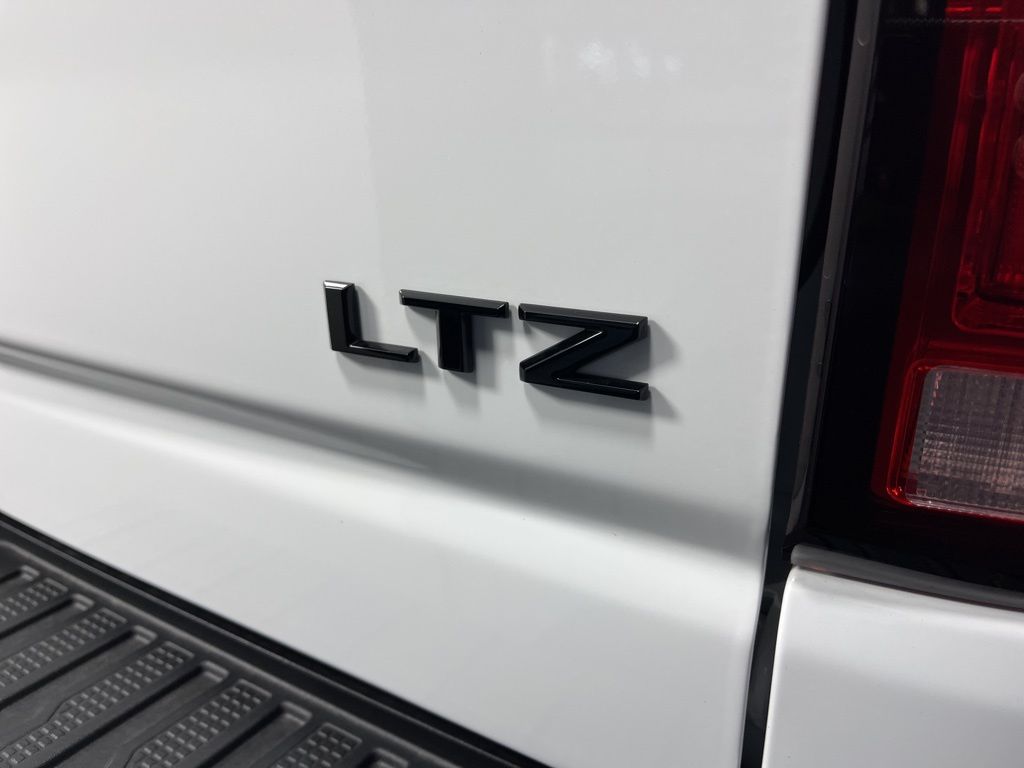 Thumbnail: 2025 Chevrolet Silverado 2500 - 22
