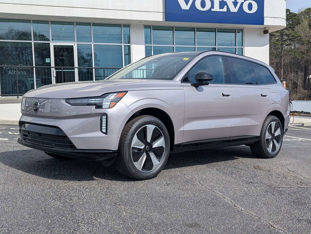 2026 Volvo EX90 Plus RWD