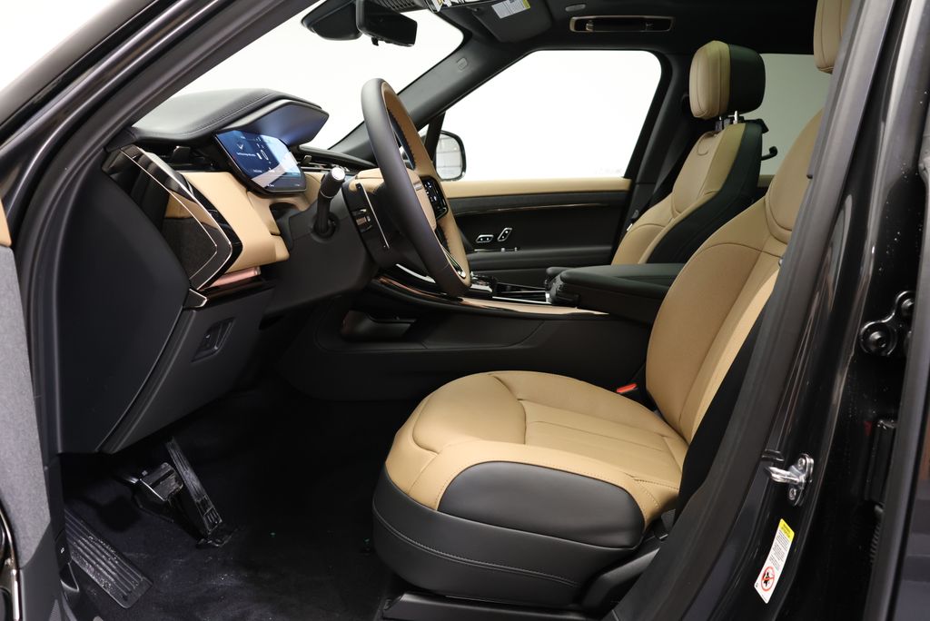 Thumbnail: 2026 Land Rover Range Rover Sport - 31