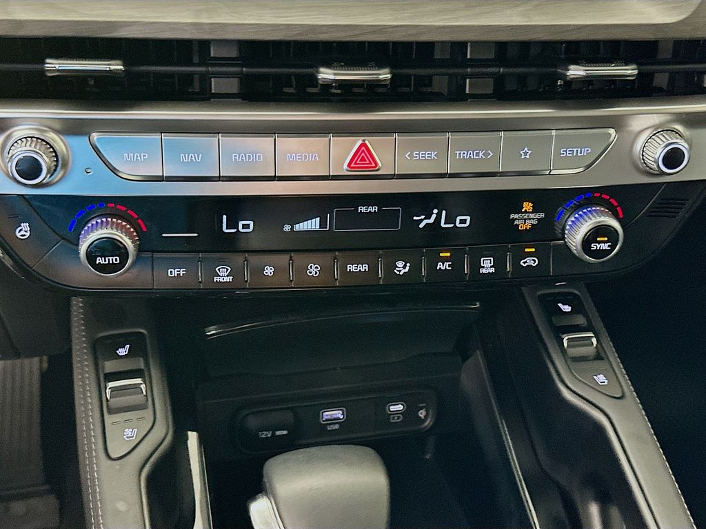 Thumbnail: 2024 Kia Telluride - 16