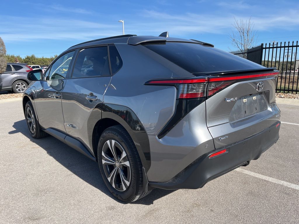 Thumbnail: 2024 Toyota bZ4X - 6