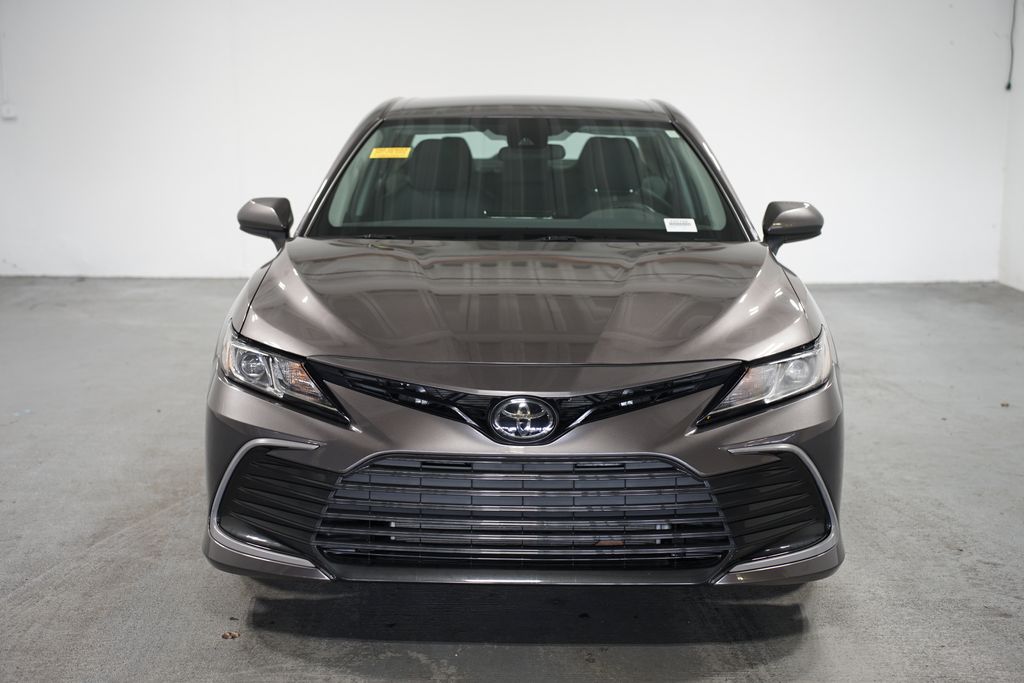 2024 Toyota Camry LE 2