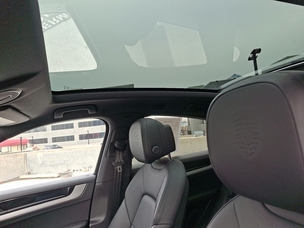 Thumbnail: 2025 Porsche  - 15