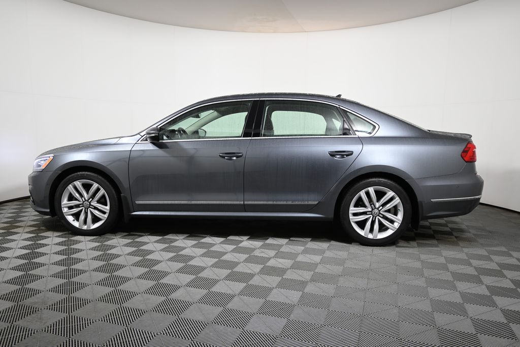 Thumbnail: 2016 Volkswagen Passat - 2