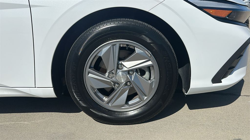 2024 Hyundai Elantra SE White at Classic Elite Chevrolet Sugar Land