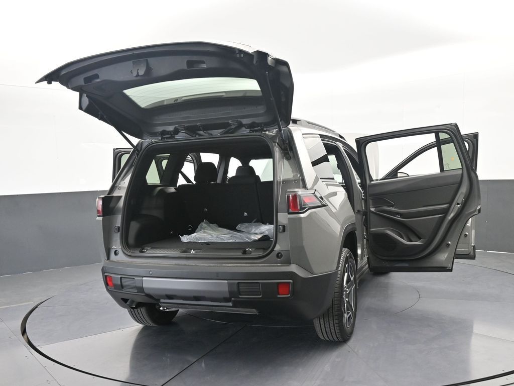 New 2026 Sting-Gray Clearcoat Jeep Laredo image 69