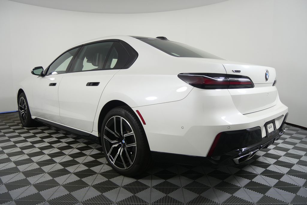 Thumbnail: 2023 BMW 7 Series - 5