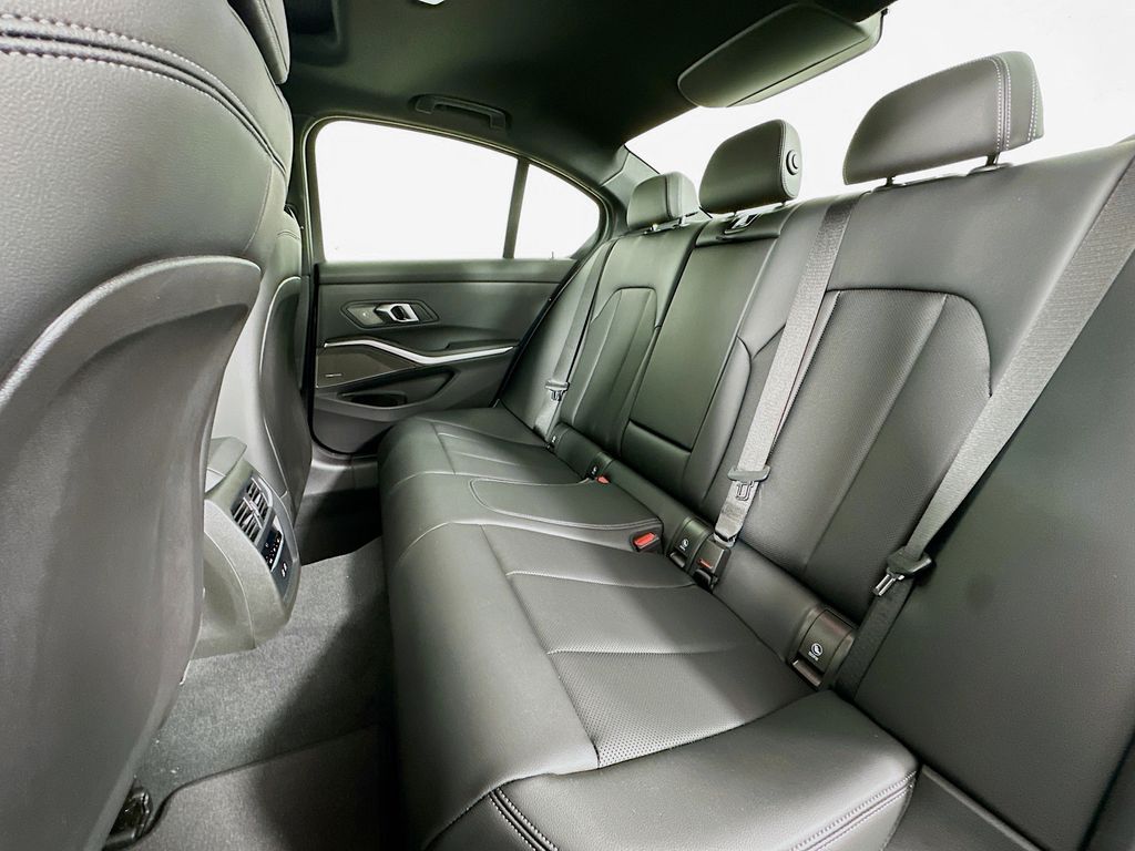 Thumbnail: 2026 BMW 3 Series - 17