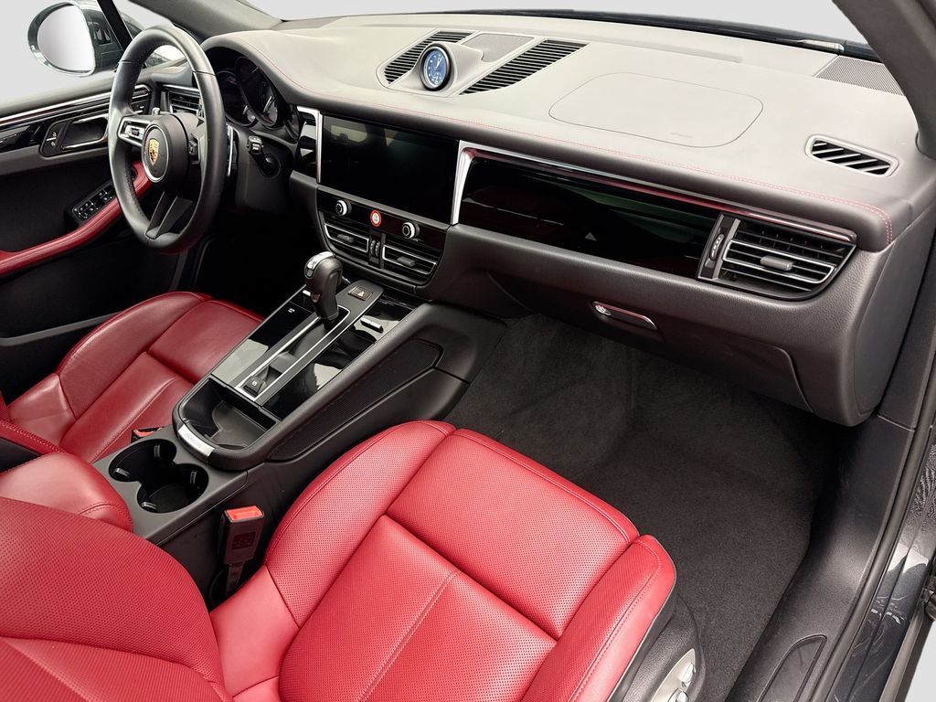 Thumbnail: 2025 Porsche Macan - 20