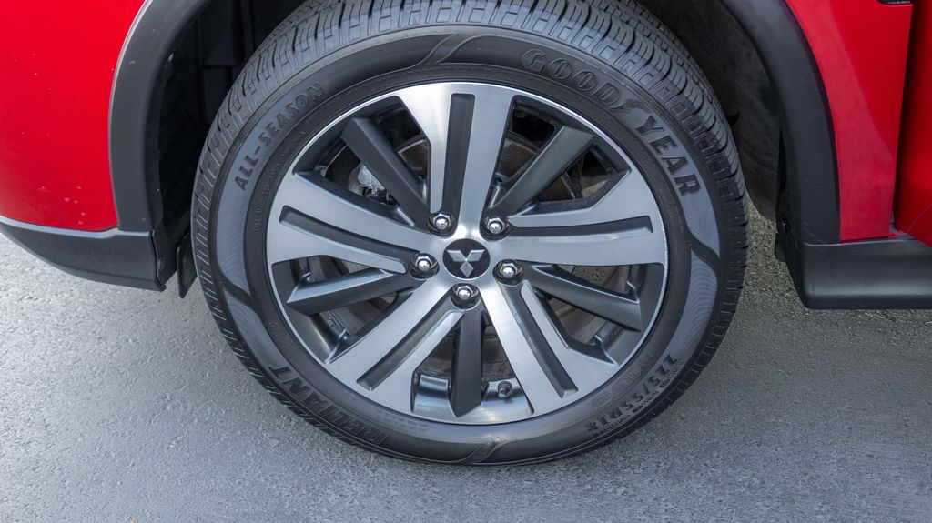 Used 2020 Mitsubishi Outlander Sport 2.0 ES 4D Sport Utility