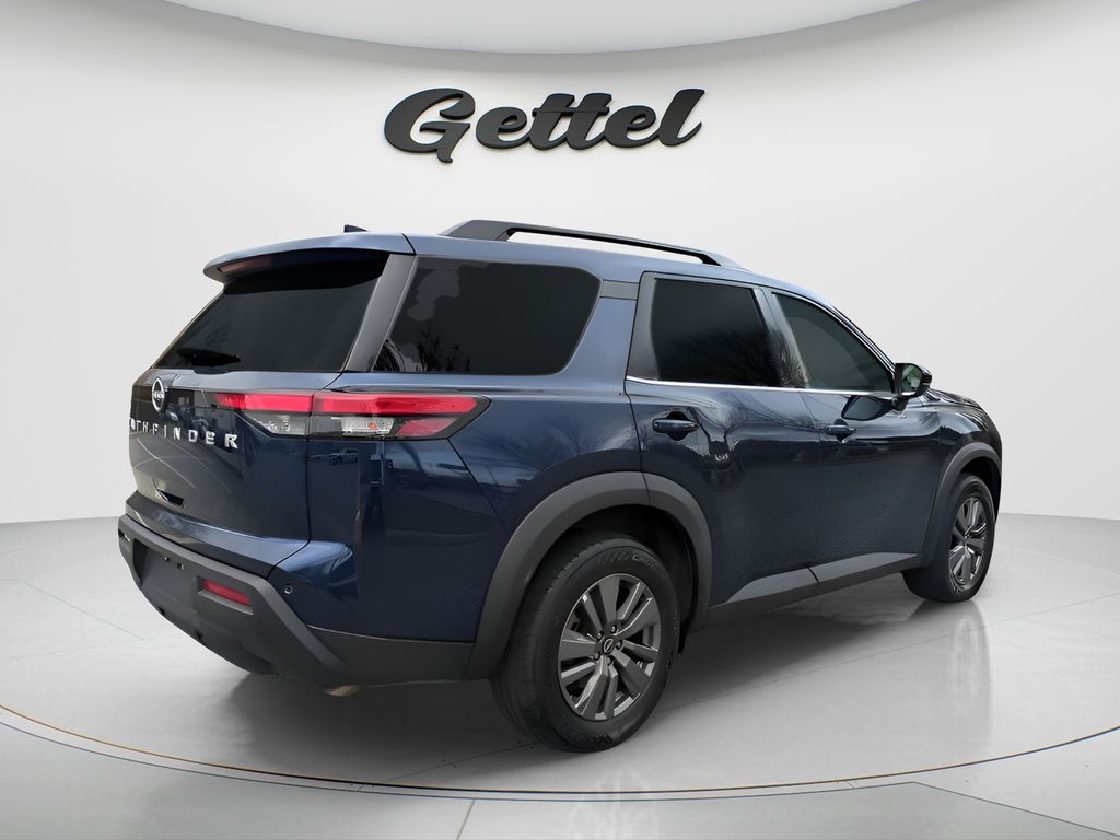 View vehicle photo 5