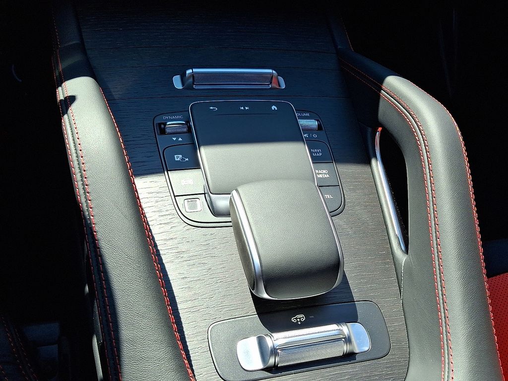 Thumbnail: 2026 Mercedes-Benz GLE - 15