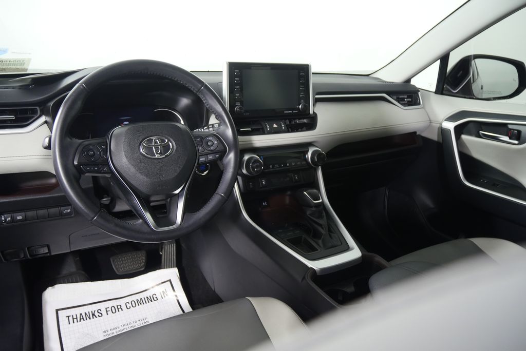Thumbnail: 2019 Toyota RAV4 - 18