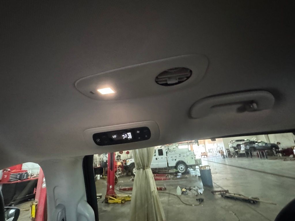 Used 2023 Chrysler Pacifica Van