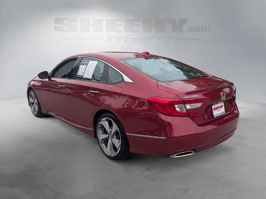 Used 2018 Red Honda Touring image 15