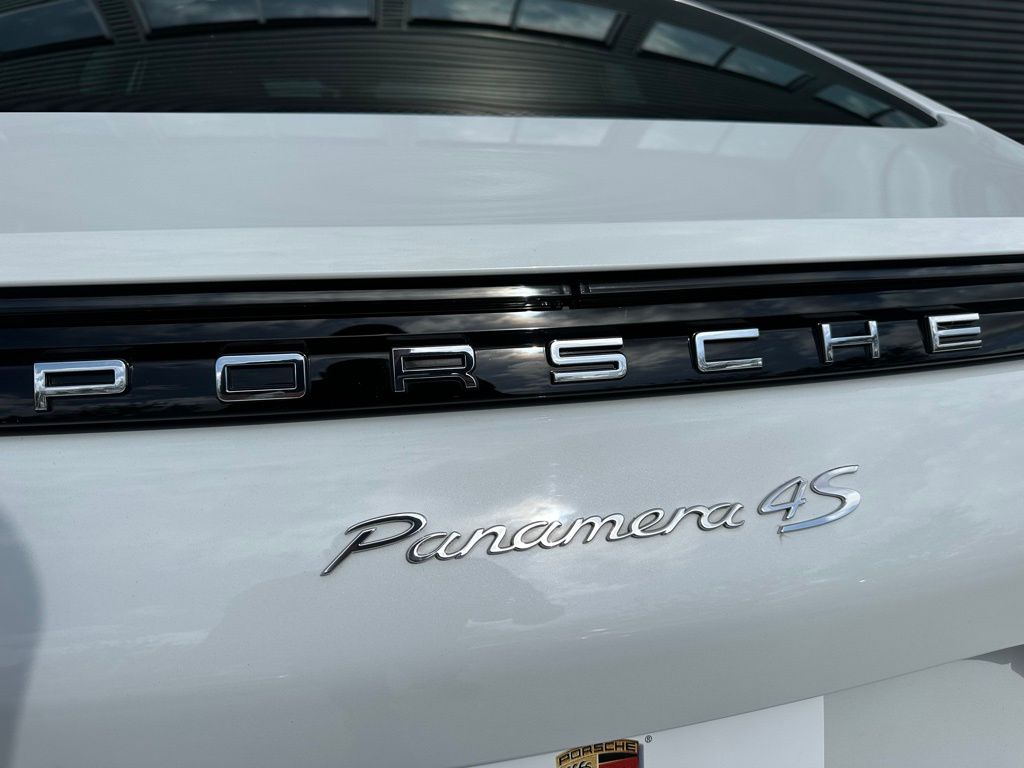 2018 Porsche Panamera 4S 12