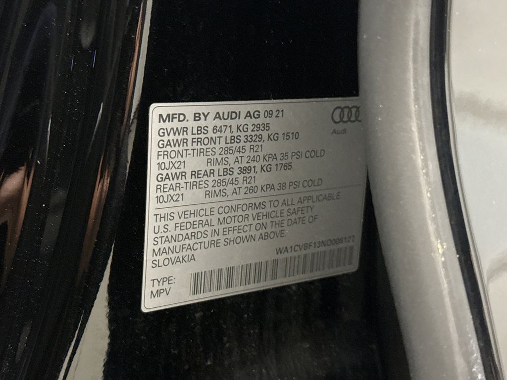 Thumbnail: 2022 Audi Q8 - 25